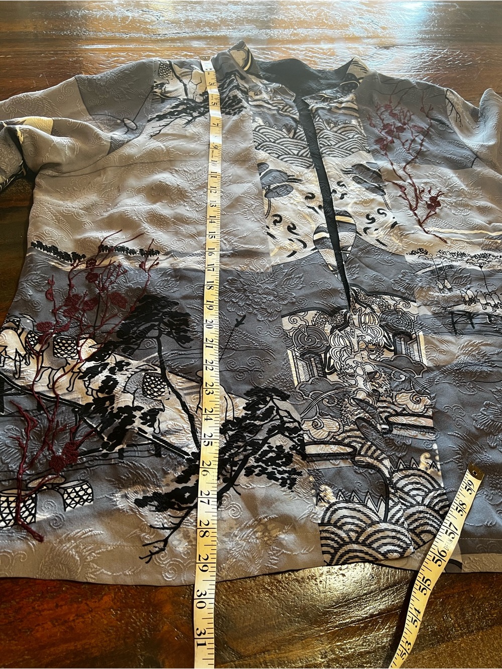 Elegant Grey Patterned Kimono Jacket - Picture 13 of 14